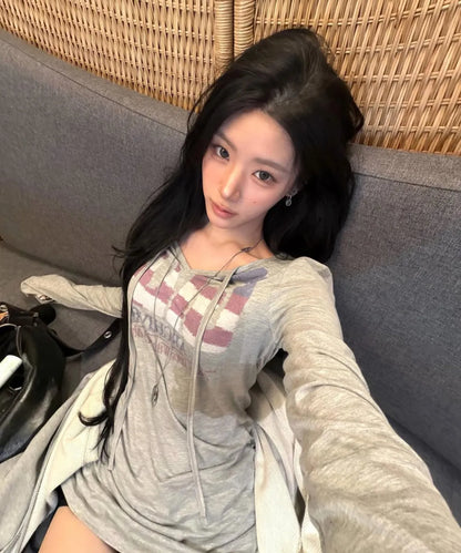 [ITZY Yeji Worn] Gila Archive USA Logo V Neck Long Sleeve