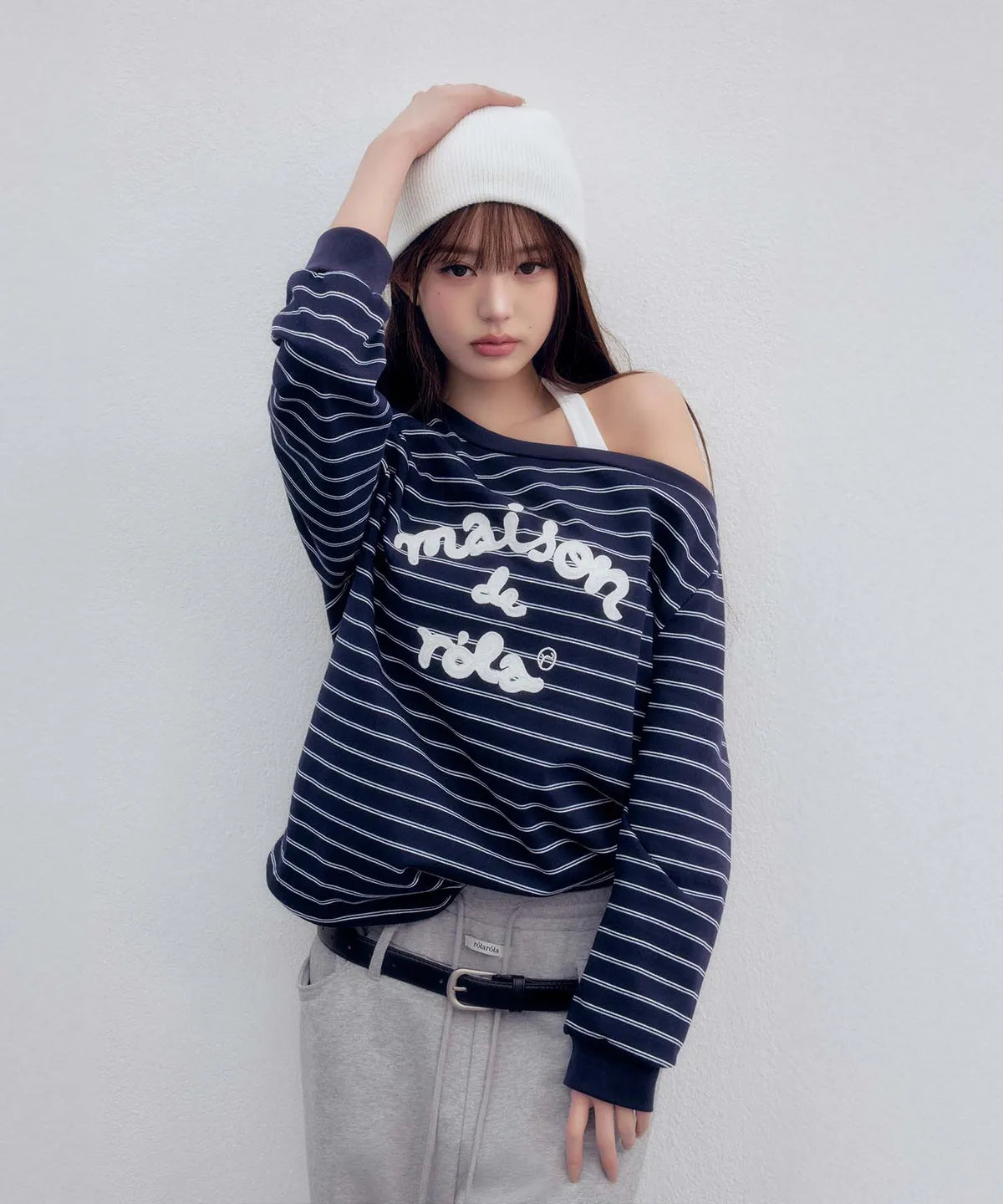 [Ive Wonyoung Pick] 26SS RolaRola Maison De Rola Embroidery Off Shoulder Stripe Sweatshirt