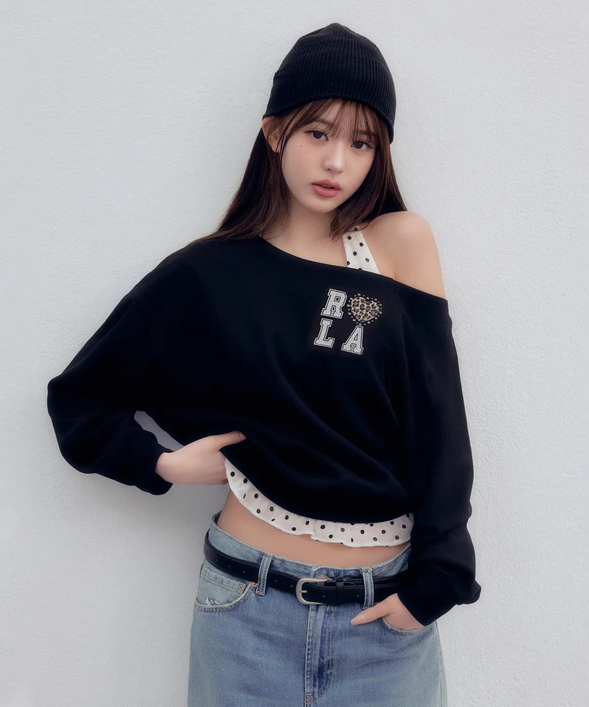 [Ive Wonyoung Pick] 26SS RolaRola Maison De Rola Ilove Rola Off Shoulder Sweatshirt Black