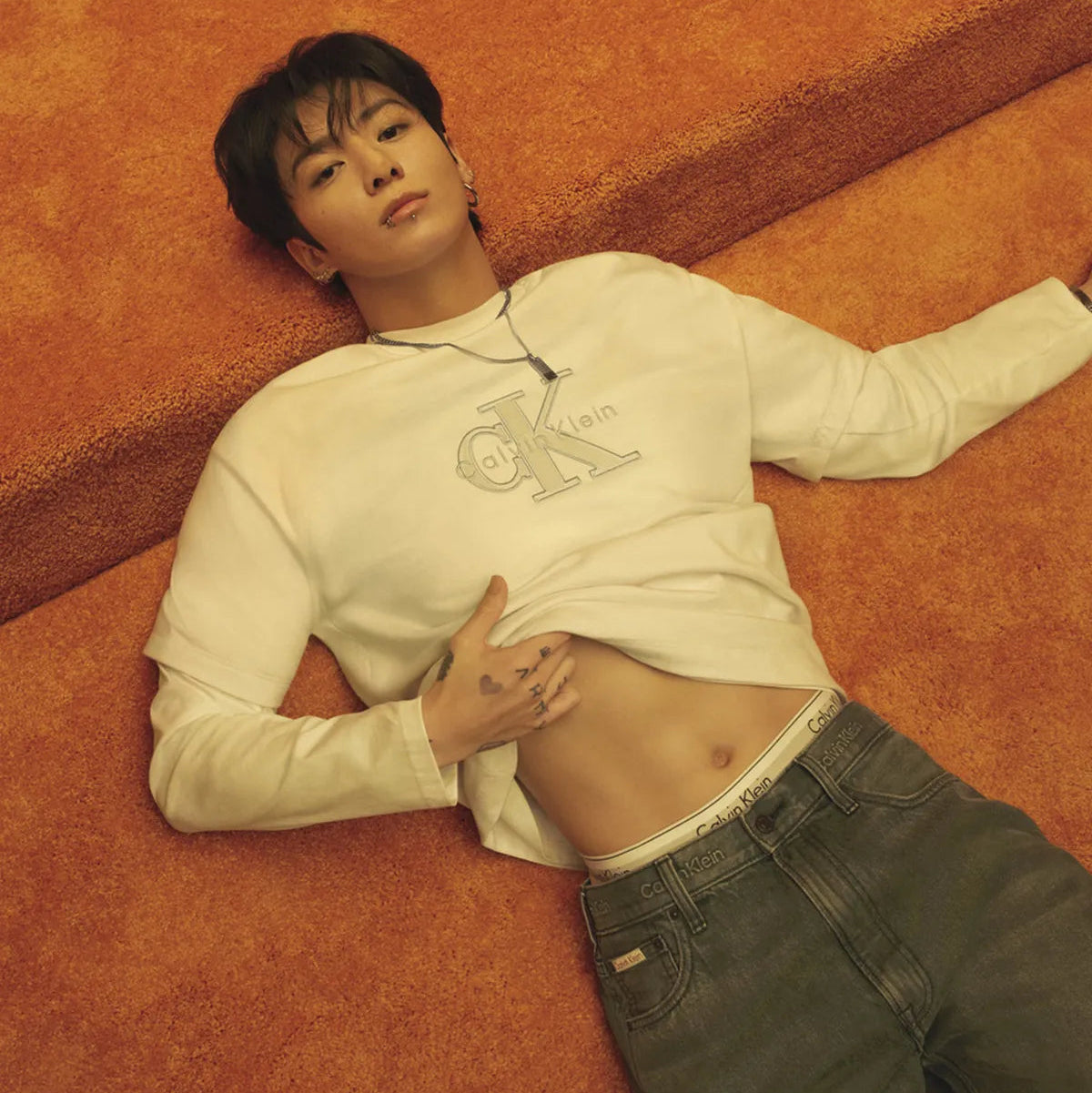 [ Worn by BTS Jungkook ] Calvin Klein Elevated Monologo Short Sleeve_WhiteT-shirt