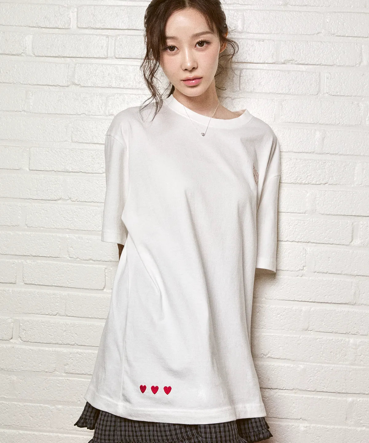 [Aespa Giselle Worn] Wacky Willy [LO.FL] Love Stitch Short Sleeve T-shirt White