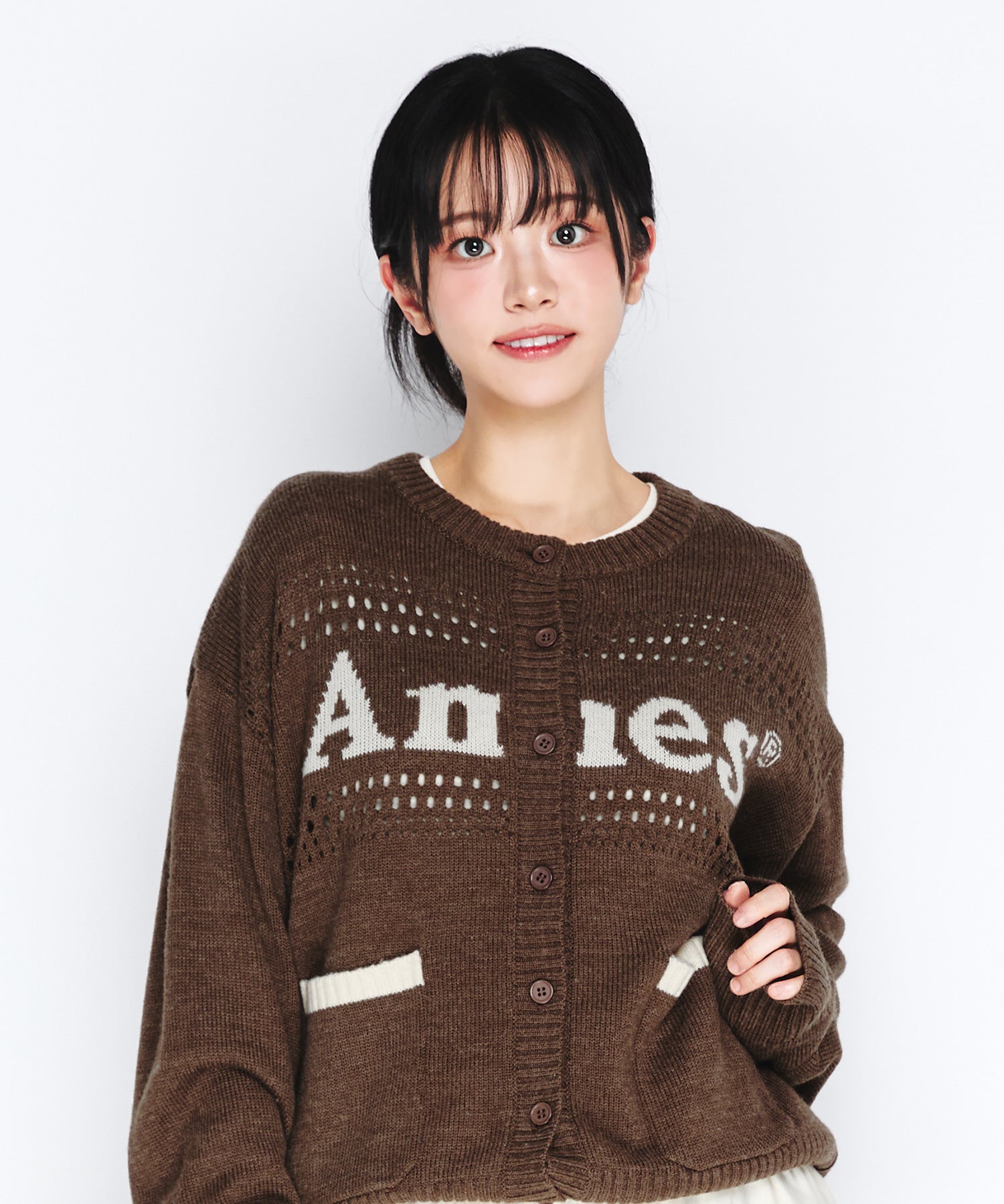 [Qwer Pick] 25FW Ames Punched Cardigan Brown – SEOUL TERRACE