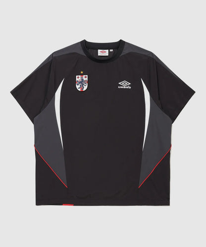 [UMBRO X NCT WISH] HBL Football Heritage Wappen Short Sleeve Piste