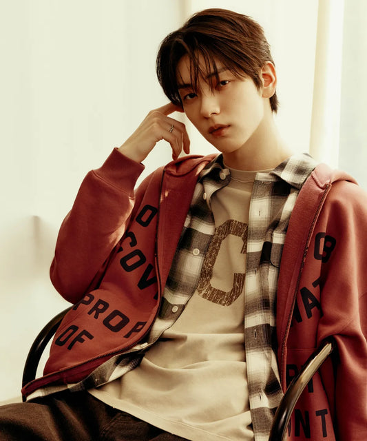 [TXT Soobin Worn] 26FW COVERNAT Vintage Typo Graphic Zip-up Hoodie