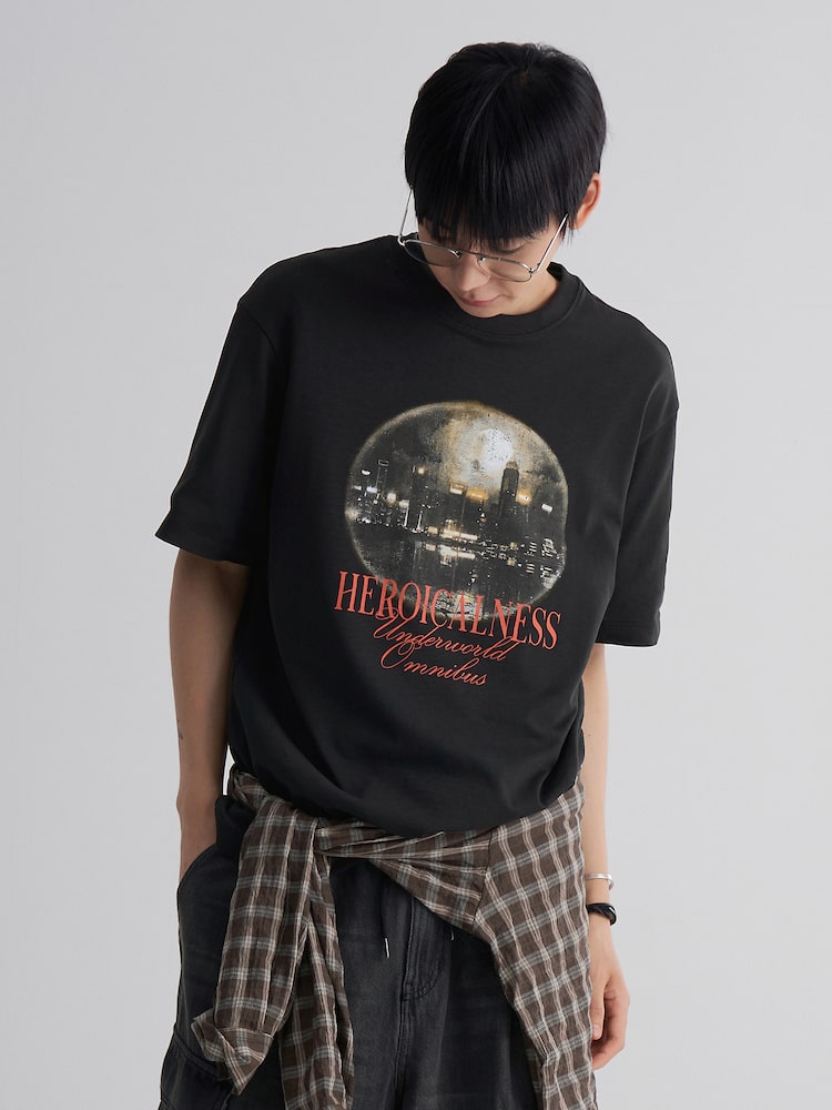 8SECONDS Night Graphic T-Shirt – Worn by ENHYPEN Sunoo