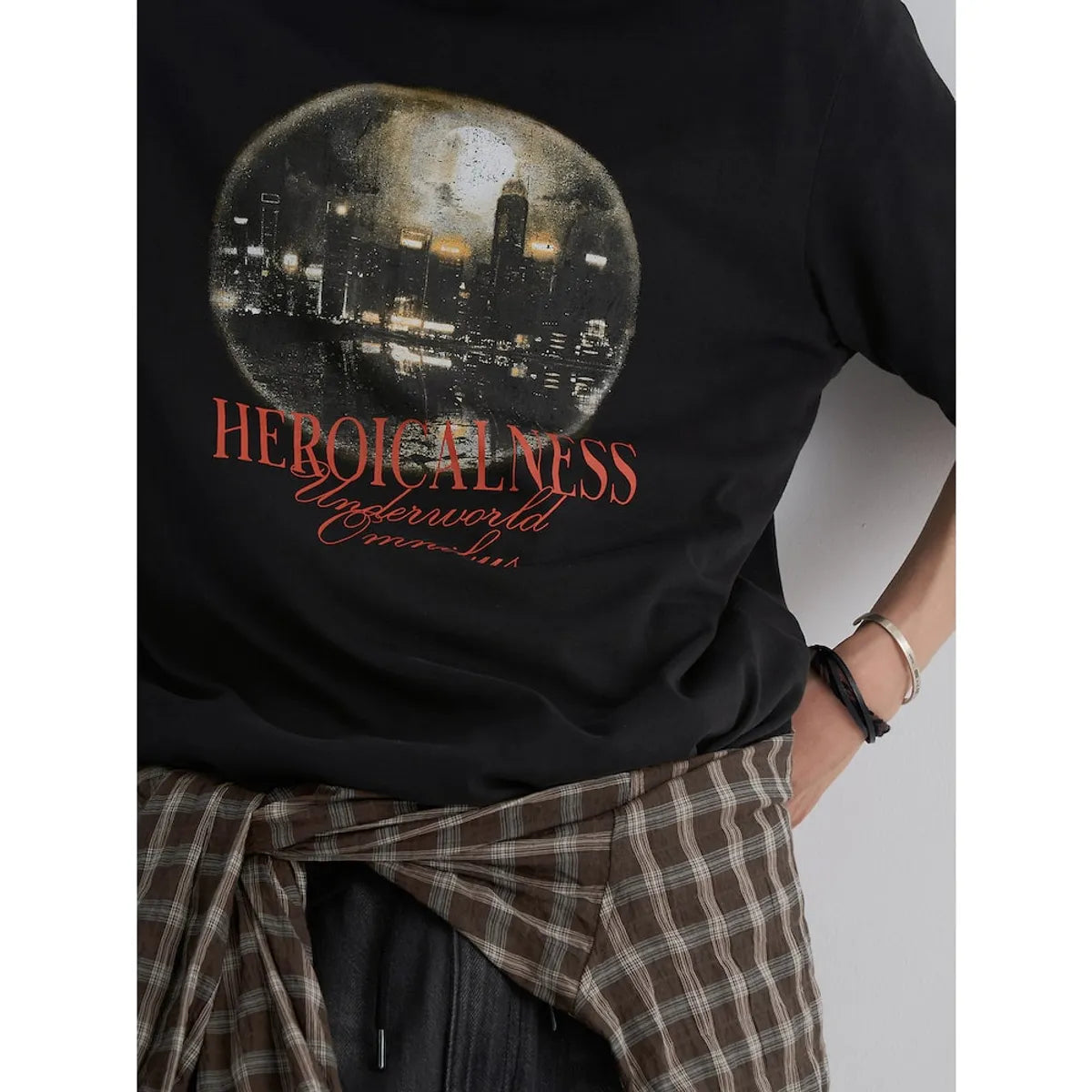 8SECONDS Night Graphic T-Shirt – Worn by ENHYPEN Sunoo