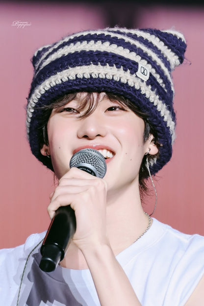 [kpop Idol Best Pick] VARZAR Square Label Striped Crochet Beanie
