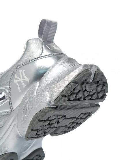 [Aespa Karina Worn] 26 Summer MLB Runner Mask Metal New York Yankees Sneakers