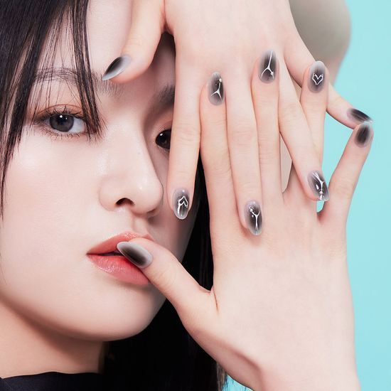 Ive Wonyoung X Dashing Diva Magic Press Nail/Pedi