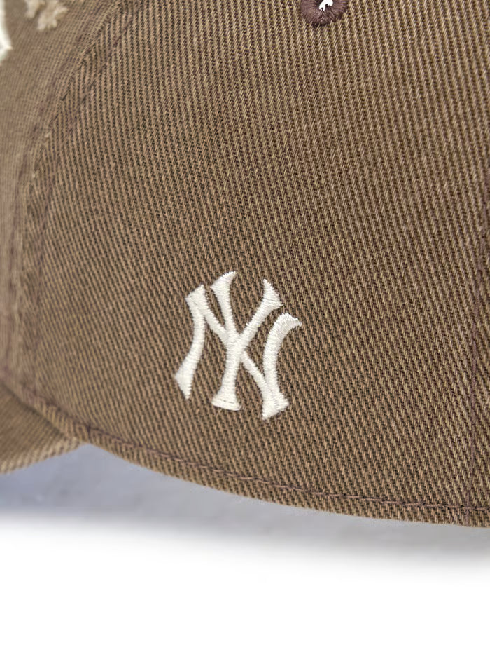 [MLB X KISS OF LIFE] SWEAT Damaged Washed Unstructured Ball Cap Brown