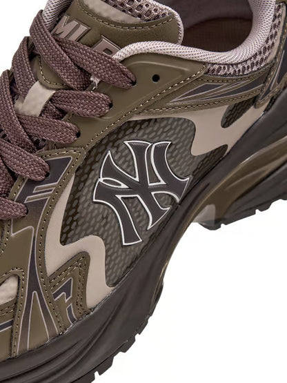 [Karina Pick] 25FW MLB Curve Runner Enamel New York Yankees