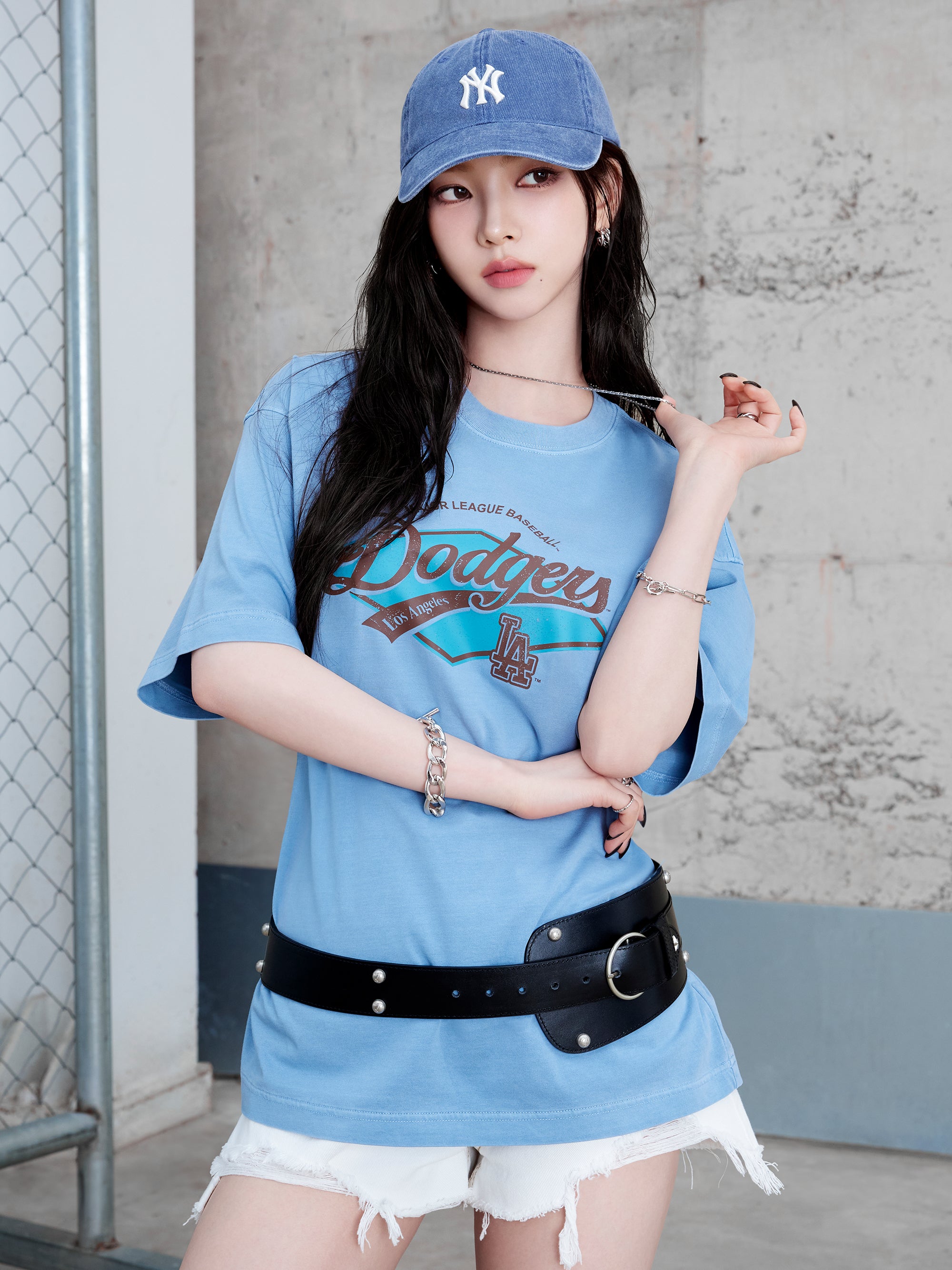 MLB korea■カリナ着用*GRAPHIC MEGA OVERSIZED TEE Aespa Karina PICK] MLB Varsity Vintage Washed Graphic Mega