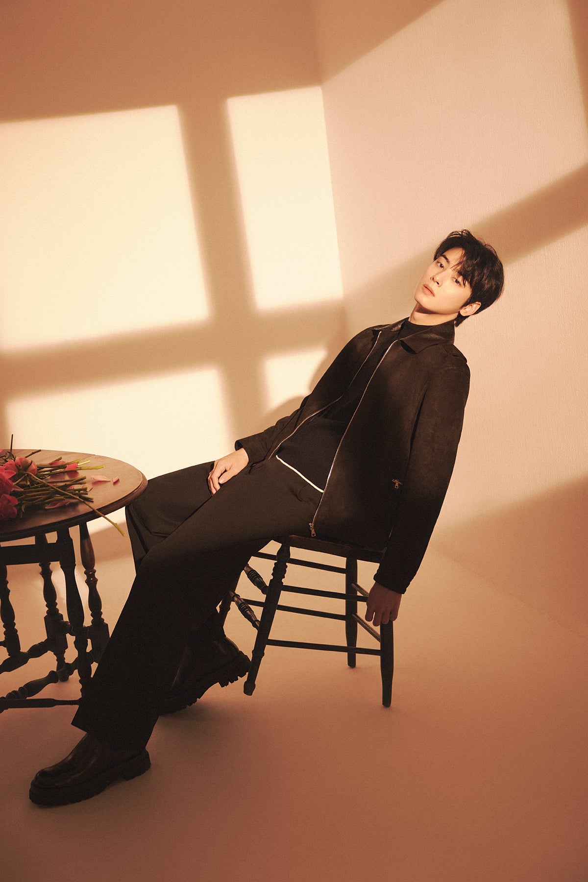 [Cha Eun Woo Worn] Liber Classy  Black Collar Two-Tone Work Jumper