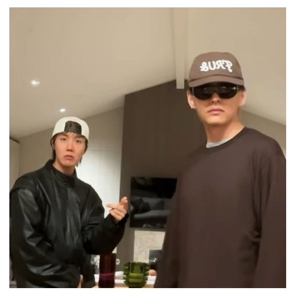 [BTS V Worn] FRU& Stitch Logo  Snapback Cap