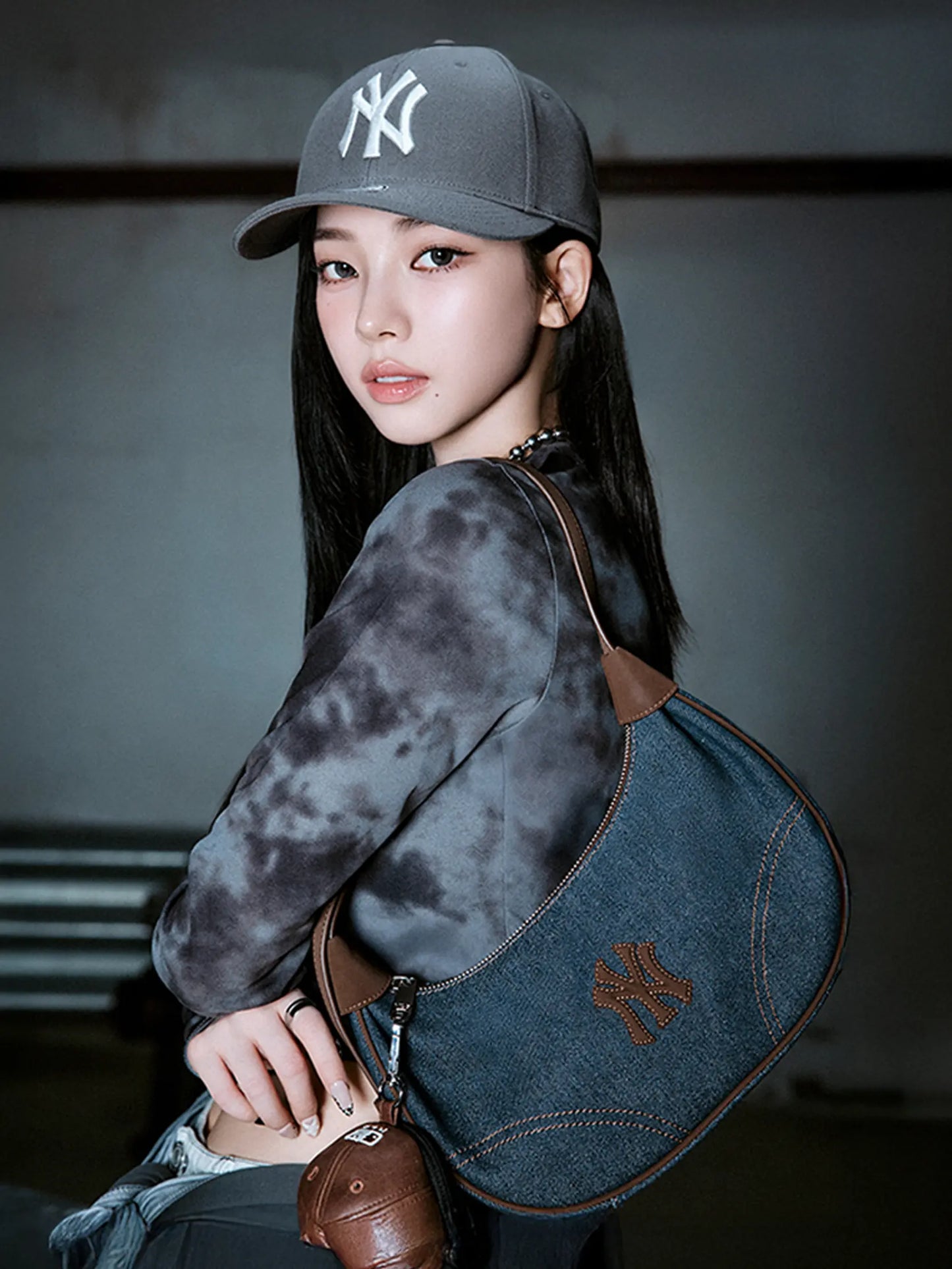 [Aespa Karina Pick] MLB Denim Hobo Bag New York Yankees