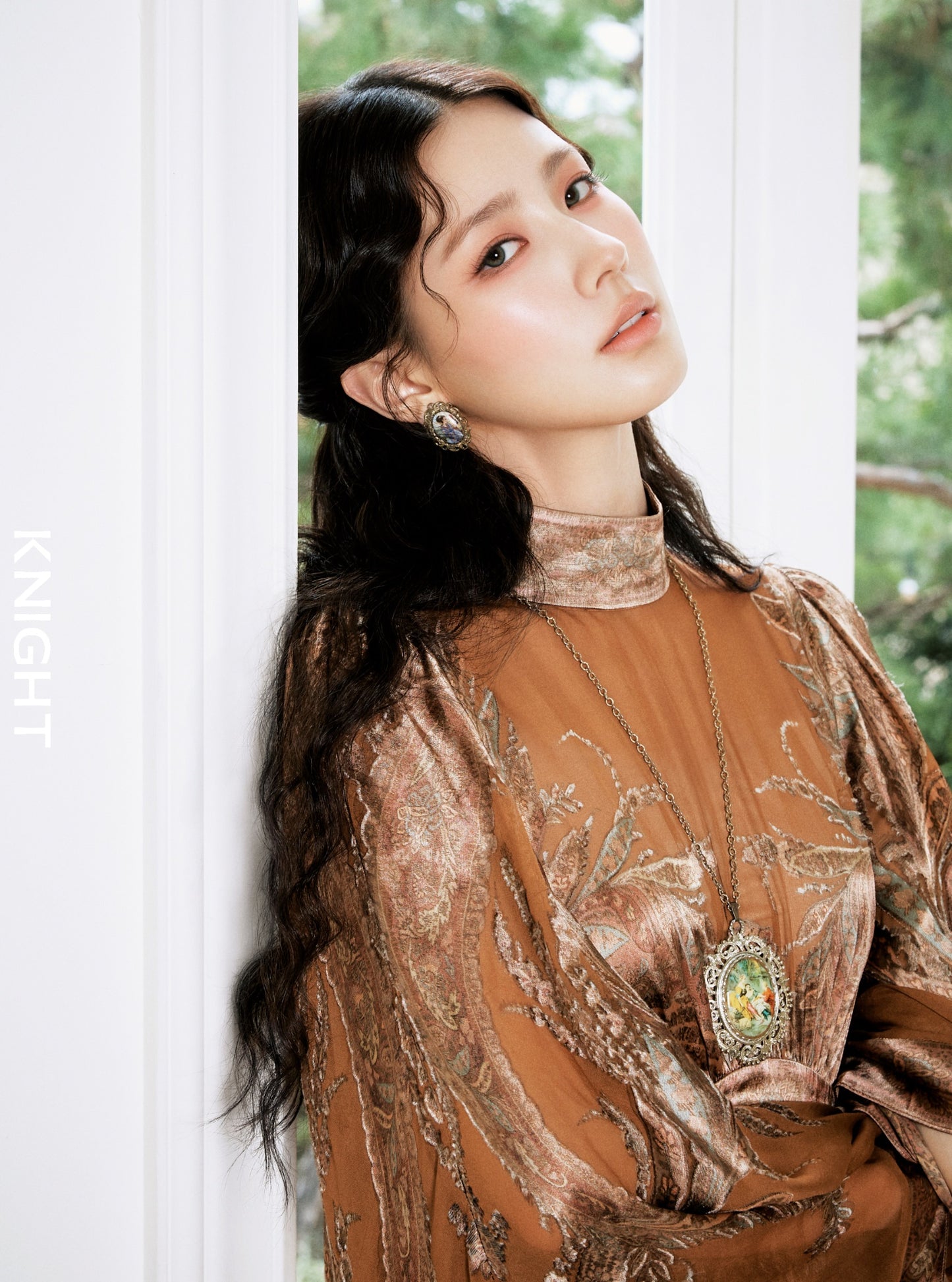 KNIGHT Magazine November 2025 Cover MIYEON (G)I-DLE + 6 PHOTOCARDS