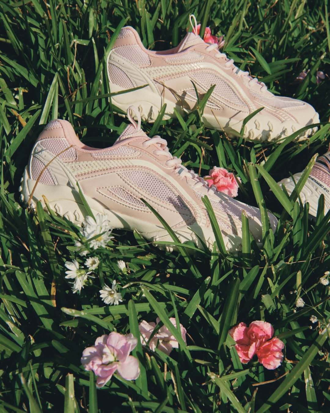 Han So-Hee & Lesserafim Sakura Worn] Fila Echappe Blossom