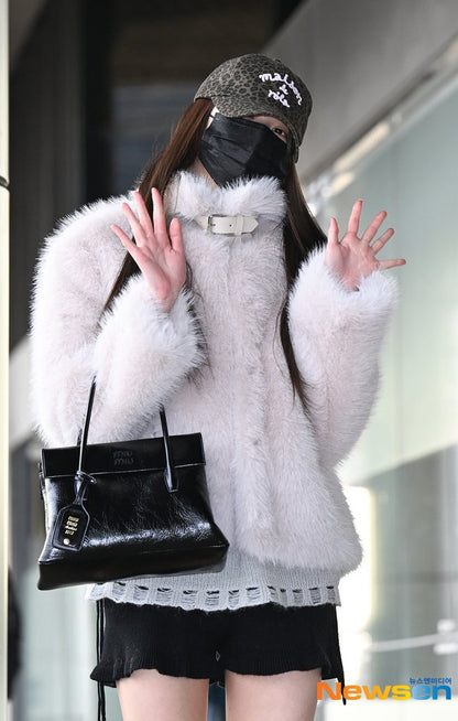 [Ive Wonyoung Worn] RolaRola Collar Fur Jacket Ivory