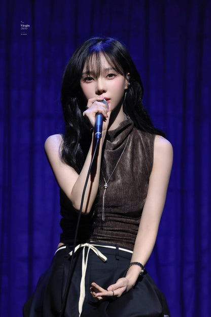 Andneeds Velour High-Neck Sleeveless