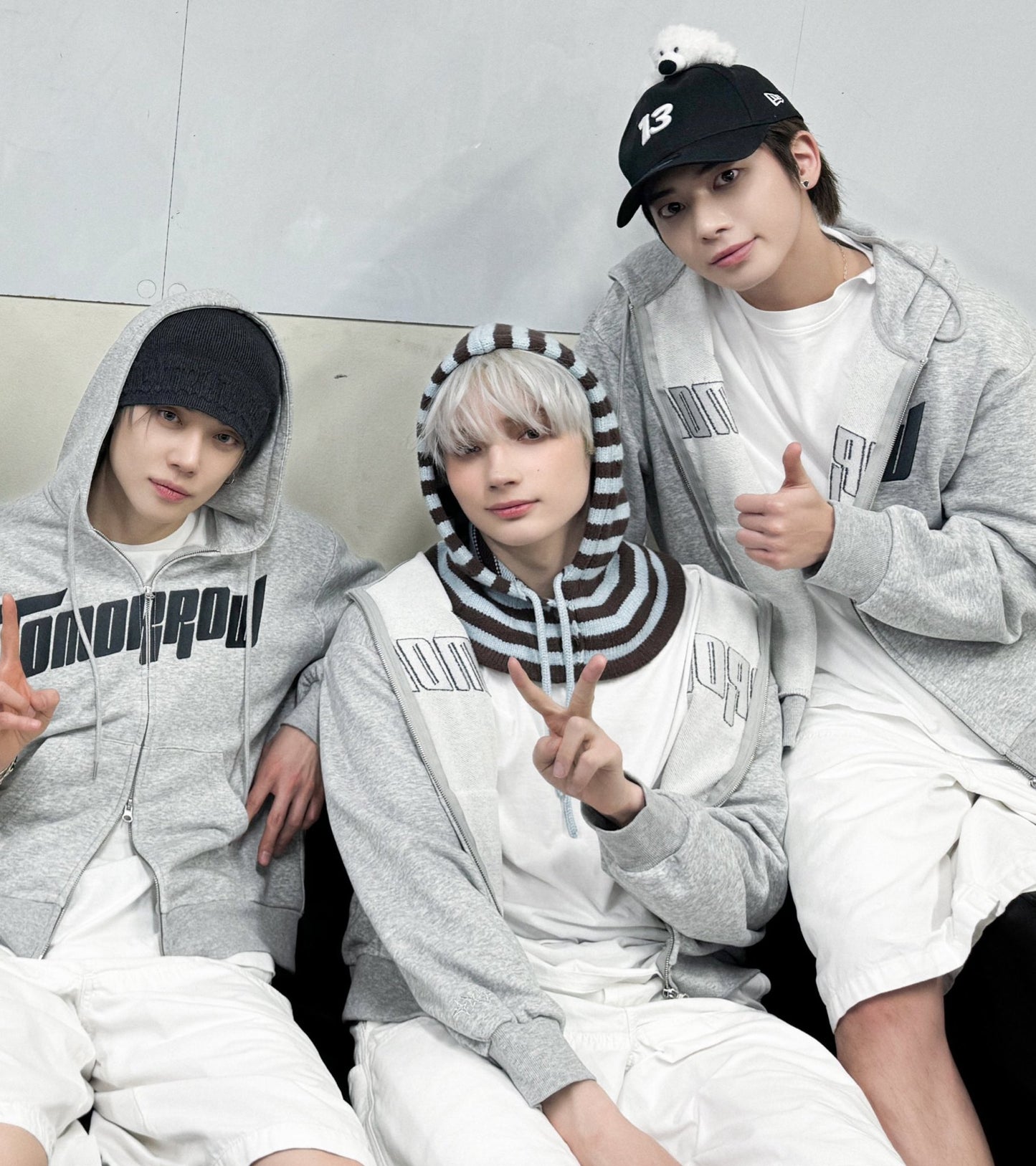 [TXT Hueningkai Worn] Waikei Stripe Star Balaclava