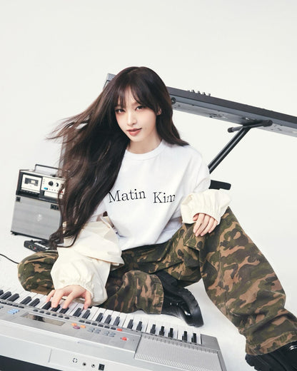[Ive Liz Pick] Matin Kim Asymmetric Logo Top