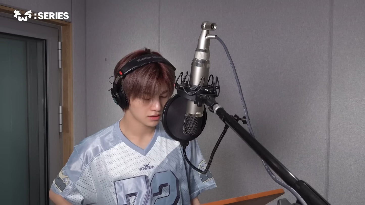 [TWS Jihoon Worn] Sunlove SUN Sport Mesh Tee_White