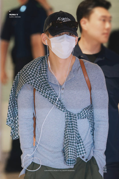 [BTS V Worn] SCHISM INDUCING Button Slit Henley Knit