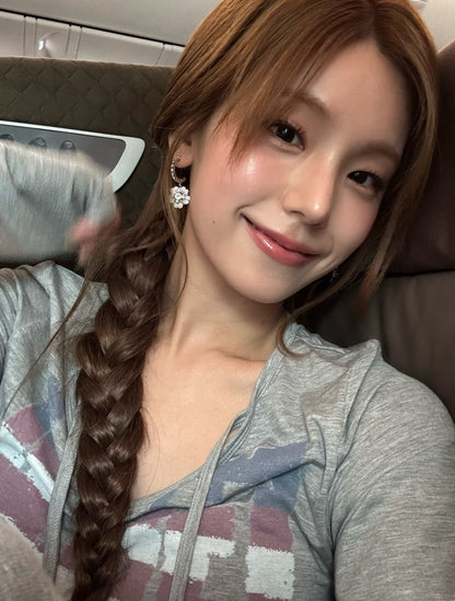 [ITZY Yeji Worn] Gila Archive USA Logo V Neck Long Sleeve