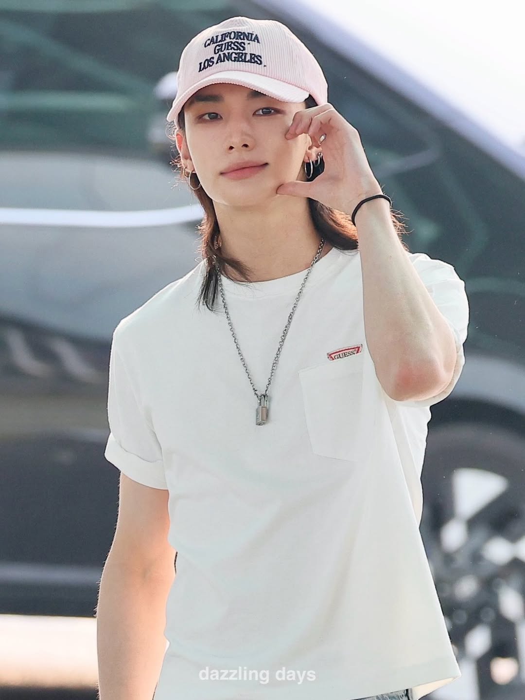 [Straykids Hyunjin Worn] GUESS Corduroy Cap