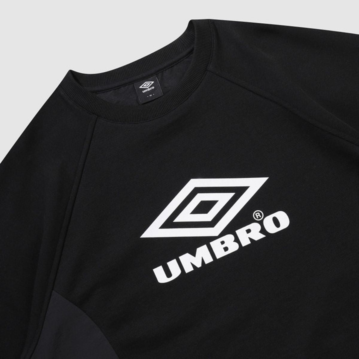 [Day6 Pick] 25FW Umbro HBL Hybrid Knit Sweatshirt