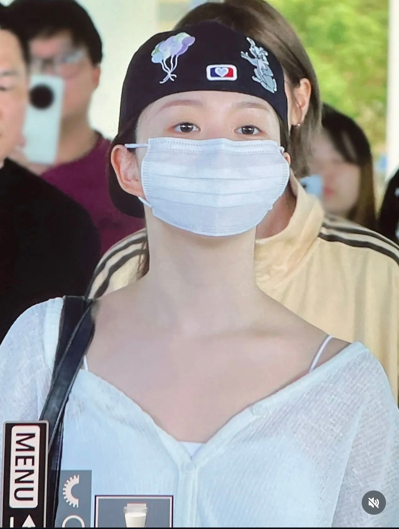 [Nmixx Haewon Worn] The Museum Visitor Rabbit Embroidery Cap