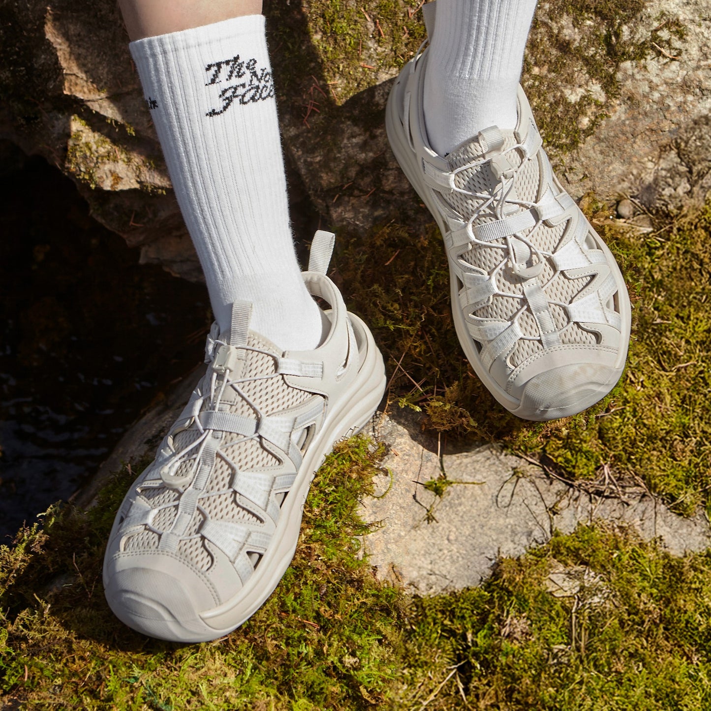 [Ive Leeseo Worn] The North face Fiord Sandals