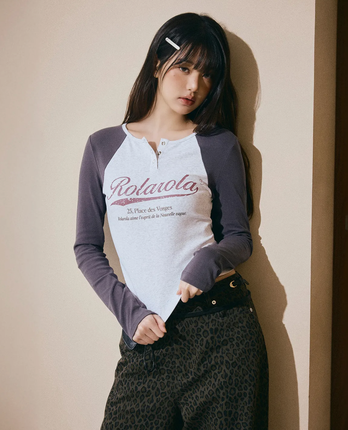 ROLAROLA - Vintage Logo Raglan T-Shirt   [IVE Jang Won-young pick]