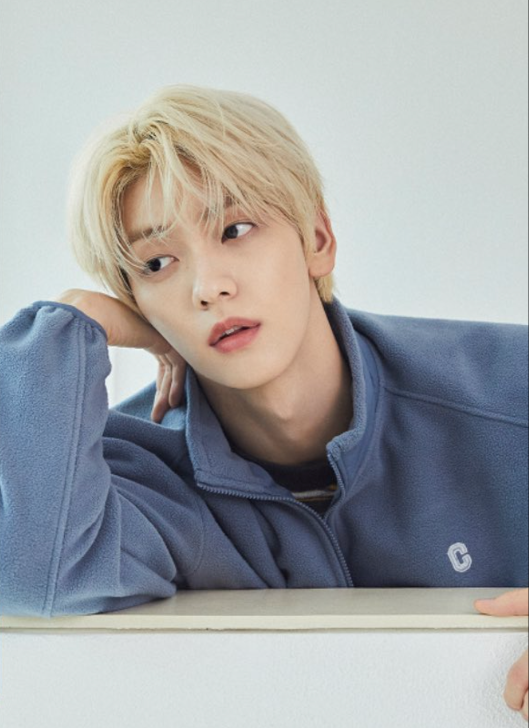 TOMORROW X TOGETHER [TXT Soobin Worn] Covernat "Warm On" Fleece Jacket
