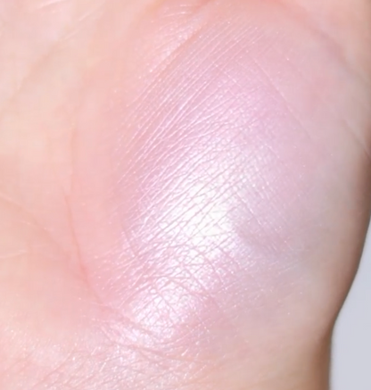 ESPOIR (AESPA Winter's Pick)- Galaxy Beam Strobing Highlighter 9.6g (+ Free Gift)