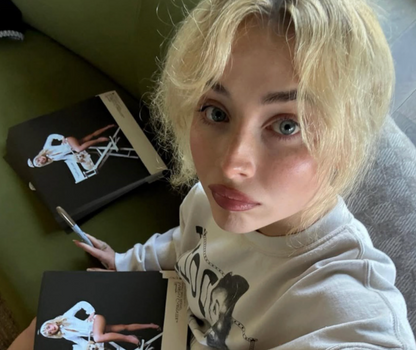 Sabrina Carpenter - Man's Best Friend 7th Regular Album (Autographed - Blue Edition) Vinyl LP