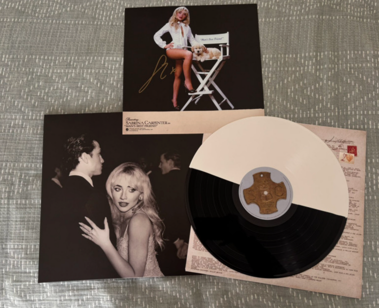 Sabrina Carpenter - Man's Best Friend 7th Regular Album (Autographed - Black/White Color) Vinyl LP