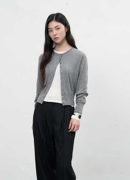 GENERAL IDEA -   WOMAN Signature Crewneck Cardigan