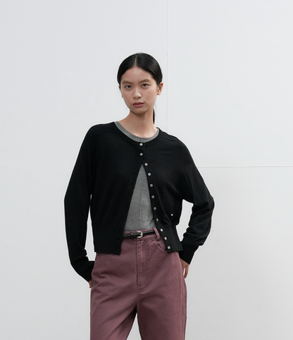 GENERAL IDEA -   WOMAN Signature Crewneck Cardigan