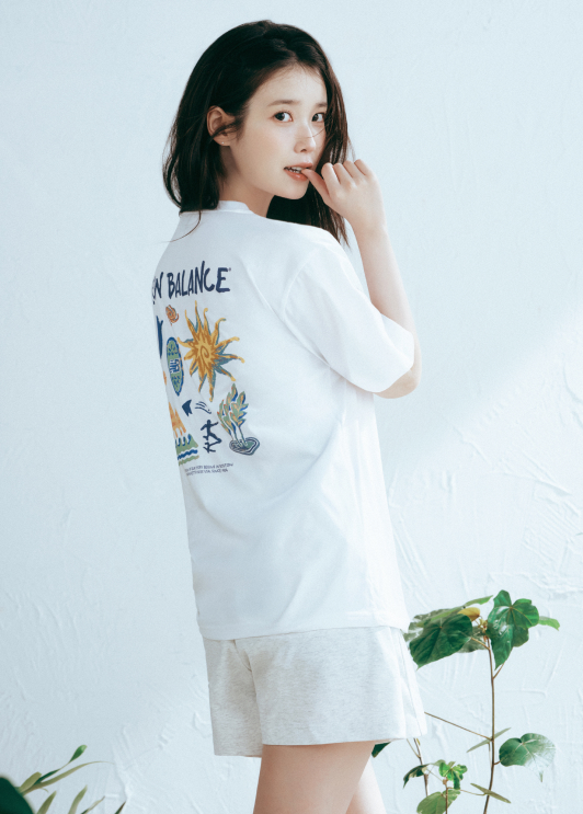 [IU Pick] New Balance UNI Sunny Rainy Illustration Short Sleeve T-Shirt (Semi-Overfit)