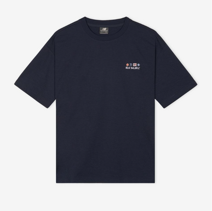 [IU Pick] New Balance UNI Sunny Rainy Illustration Short Sleeve T-Shirt (Semi-Overfit)