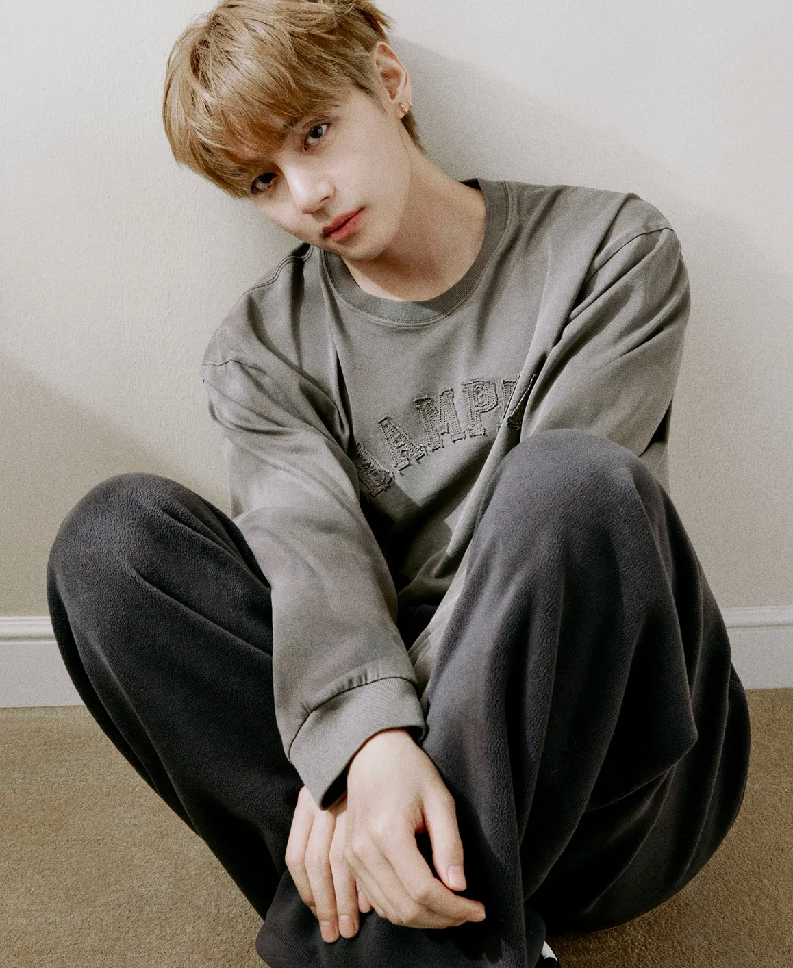 BTS V TAEHYUNG x CHAMPION Arch Logo Loose Fit Applique Long Sleeve T-shirt Brown