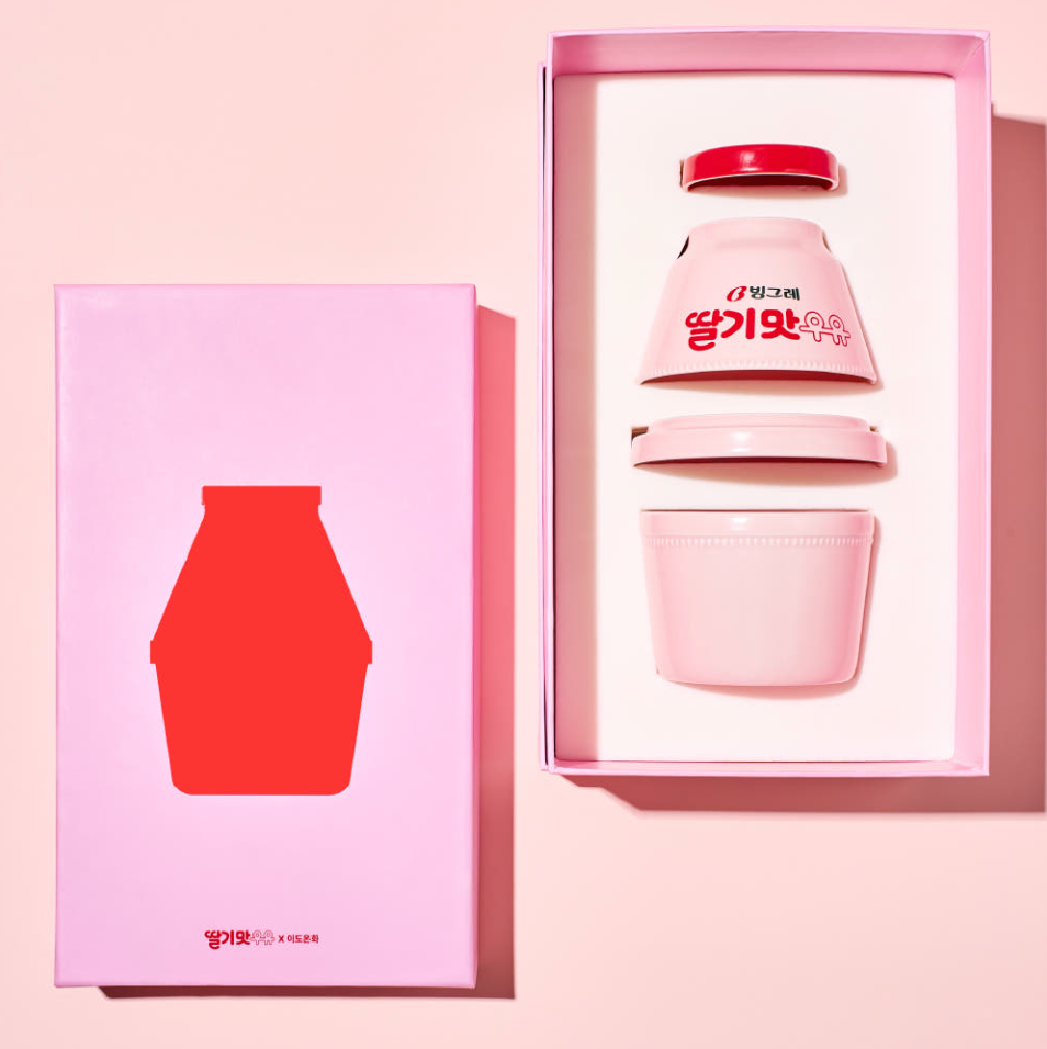 Yido Onhwa - Binggrae Banana/Strawberry Flavored Milk Ceramic Single Dinnerware Set