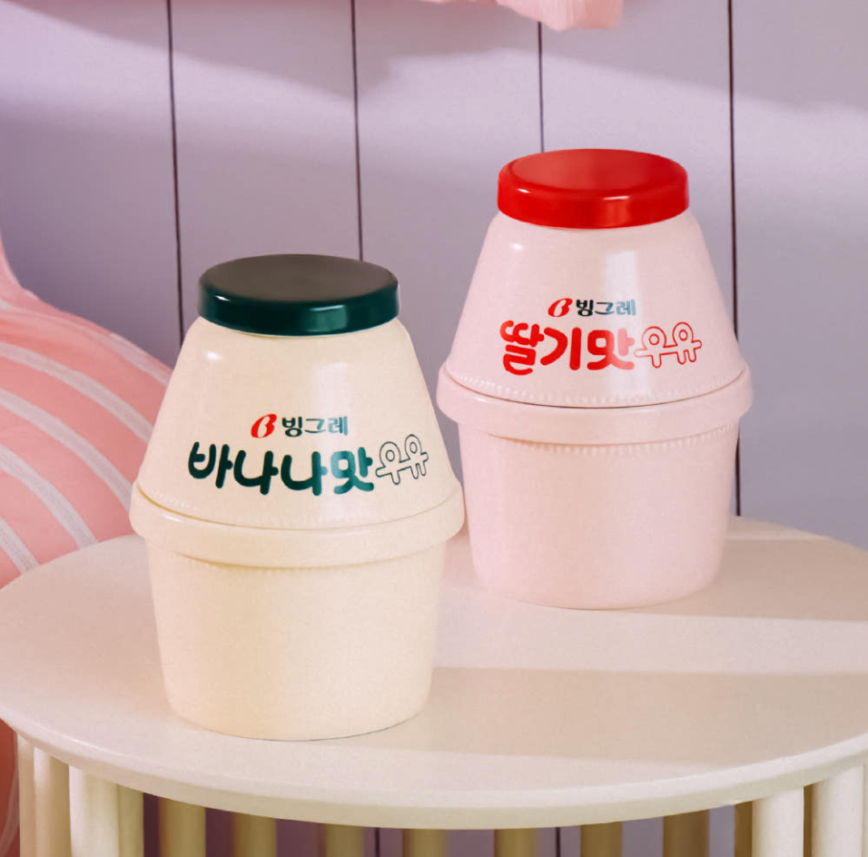 Yido Onhwa - Binggrae Banana/Strawberry Flavored Milk Ceramic Single Dinnerware Set