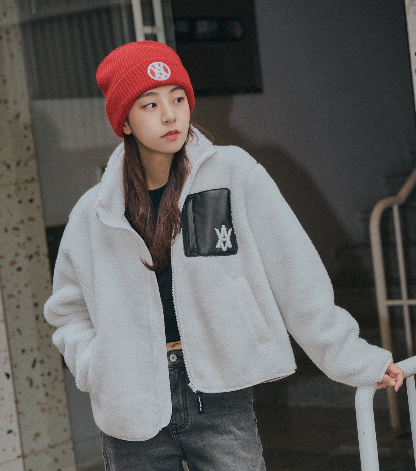 ADLV - Acmé de la vie LOGO CIRCLE EMBLEM EMBOSS PATCH SHORT BEANIE