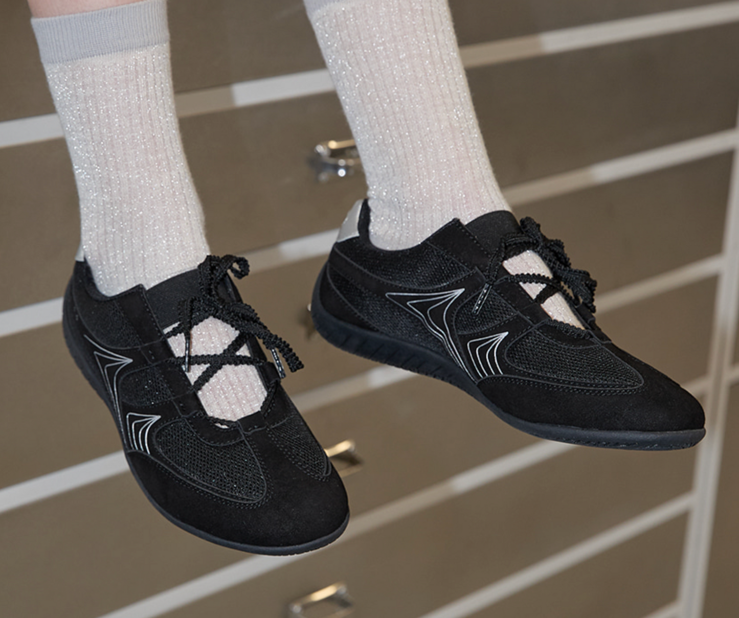 CLCL [CLEVER CLOGER] - Nudge Lace Up Sneakers (Black)