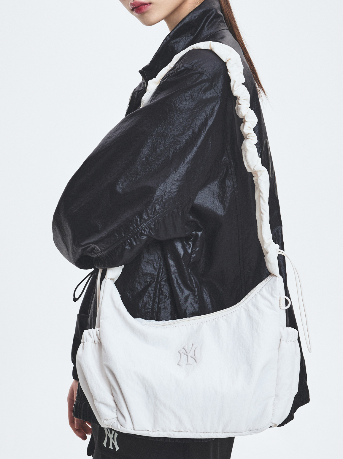 [Karina's Outfit] Basic Athleisure Hobo Bag (New York Yankees / Cleveland Guardians )