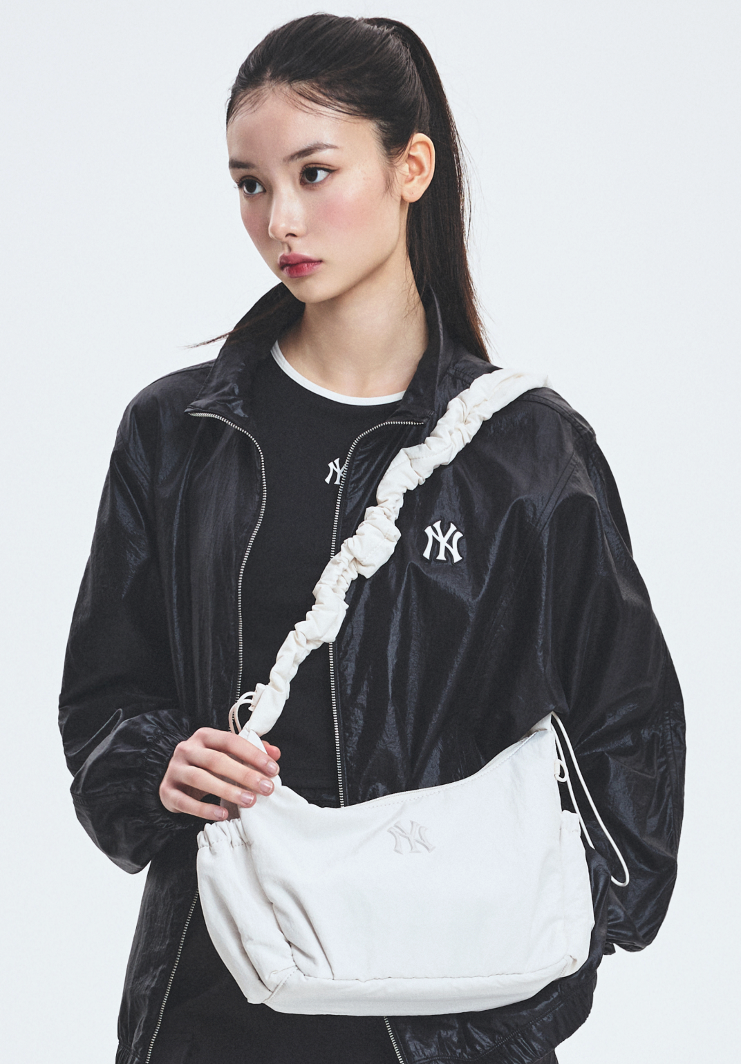 [Karina's Outfit] Basic Athleisure Hobo Bag (New York Yankees / Cleveland Guardians )
