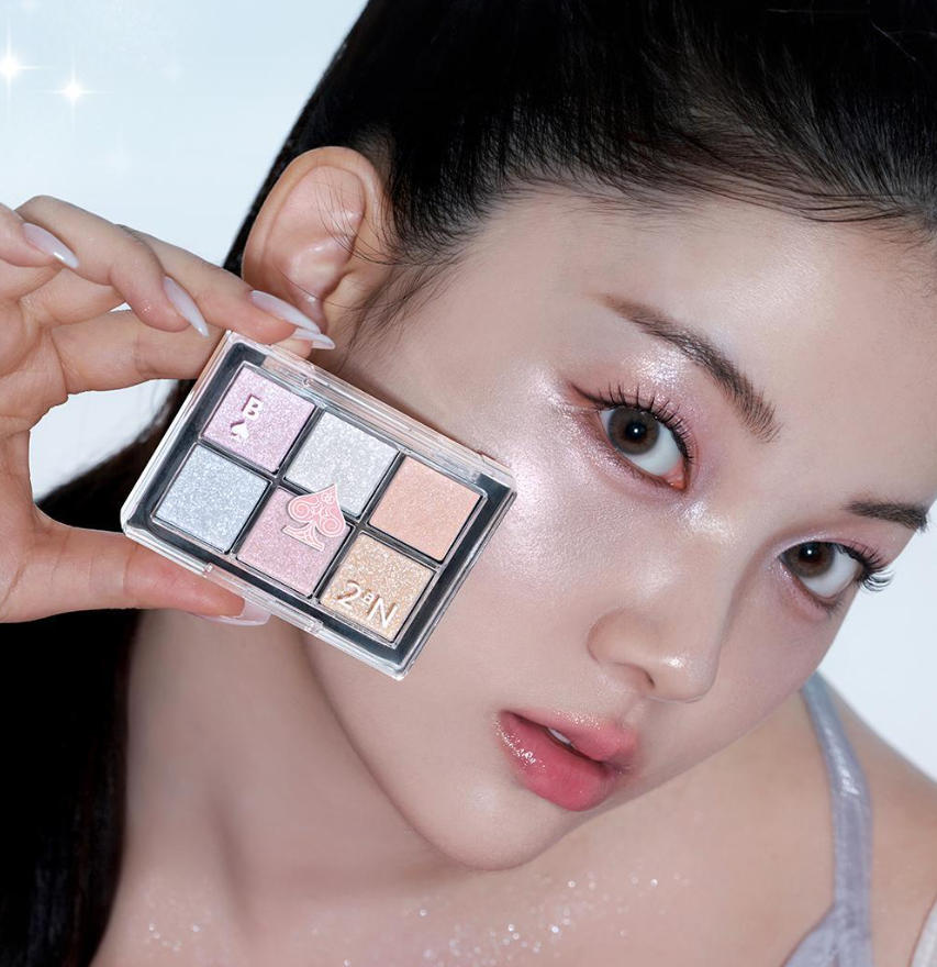 [Holiday Edition] Hearts2Hearts X 2AN Bellami Eye Palette