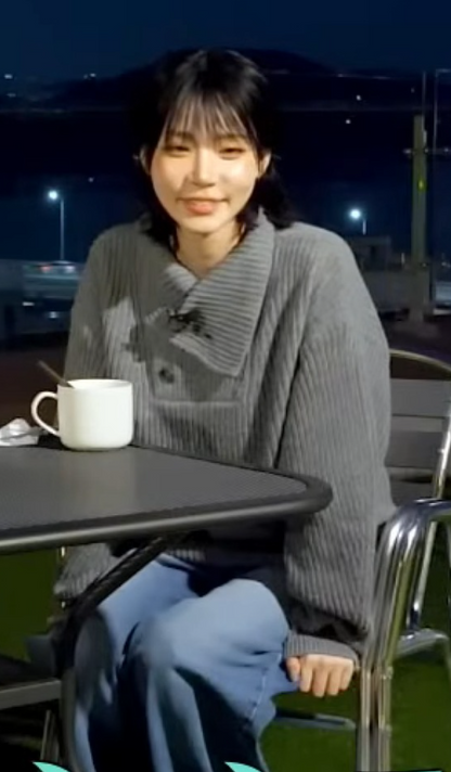 [Triple S Nakyoung Worn] Oafish Asymmetric Turtleneck Knit